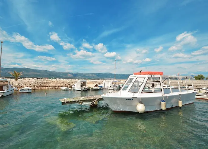 Uljevic-close To The アパート