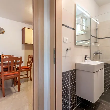 Uljevic-close To The Traù