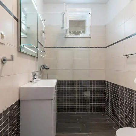 Uljevic-close To The Appartement Trogir