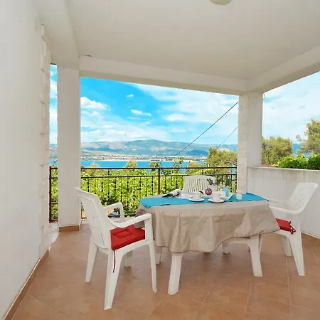Uljevic-close To The Appartement Trogir