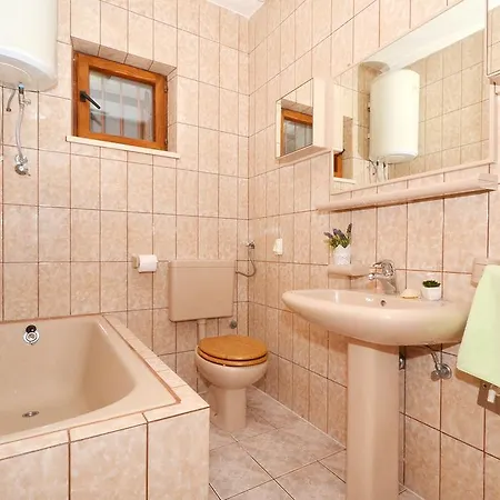 Uljevic-close To The Appartement Trogir