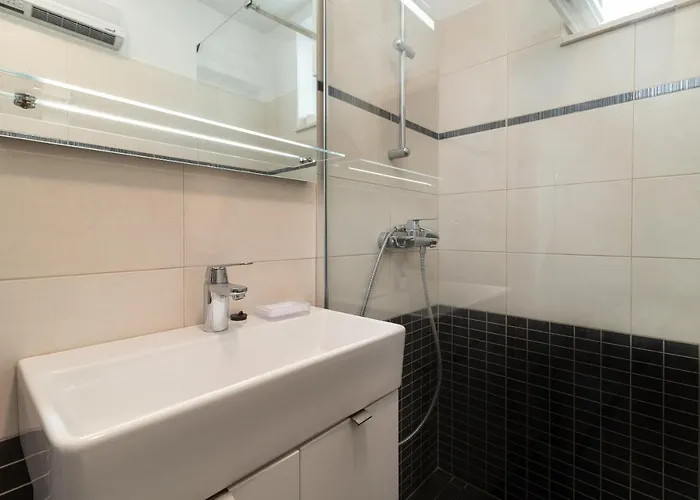 Appartement Uljevic-close To The *