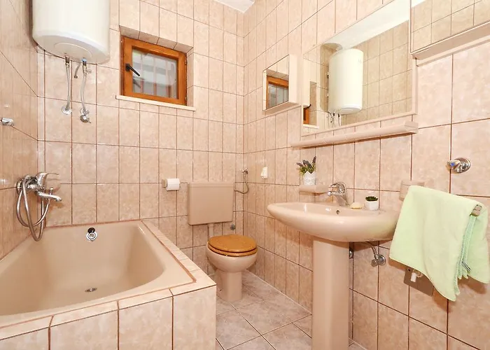 Uljevic-close To The Appartement Trogir