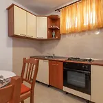 Uljevic-close To The * Τρογκίρ