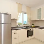 Διαμέρισμα Uljevic-close To The Τρογκίρ