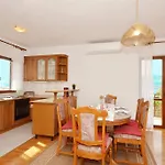 Διαμέρισμα Uljevic-close To The *